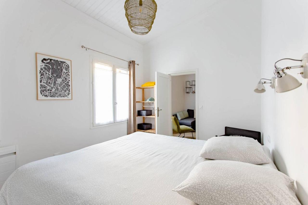 Superbe Duplex De 70M2 Avec 2 Chambres En Hyper Centre Au Calme Sur Cour Classe 3 Etoiles Avec Parking En Option La Rochelle  Exteriör bild